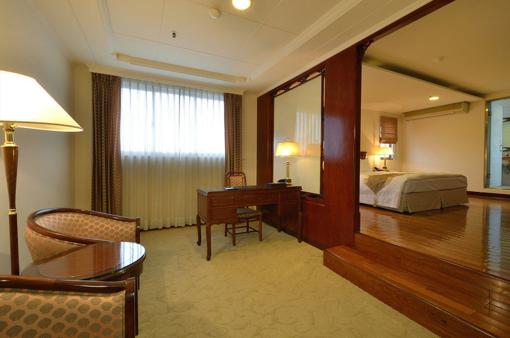 King'S Paradise Hotel จงลี่ ภายนอก รูปภาพ